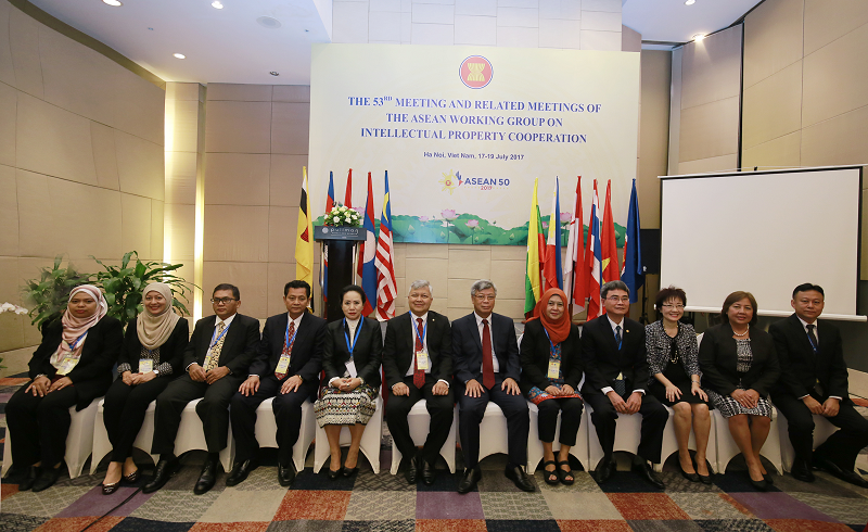 Lãnh đạo các cơ quan SHTT ASEAN, ảnh: Loan Lê